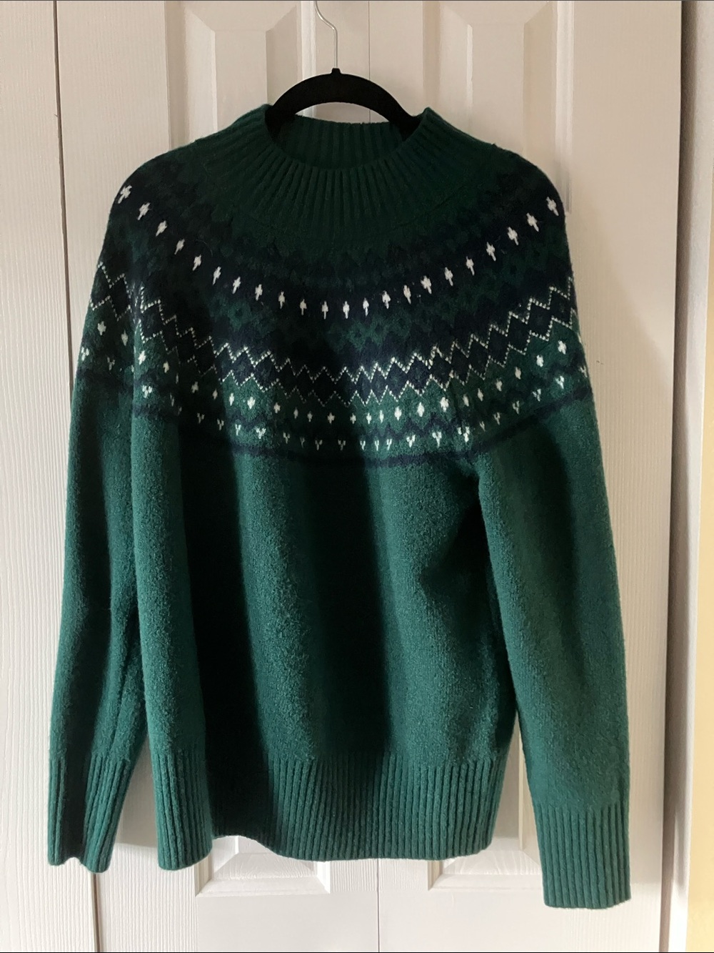 Style & Co. Dark Green Crewneck Sweater with Navy & White Yoke